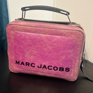 Worn minimally, excellent condition